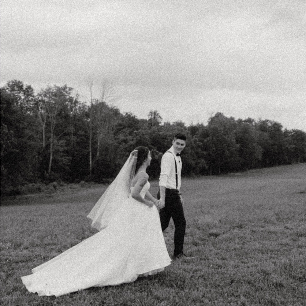 Discounted ballroom, sweetheart neckline wedding dress